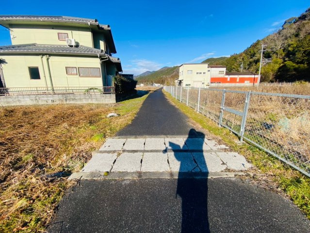 売土地　揖斐郡揖斐川町谷汲長瀬　59.94坪の前面道路含む現地写真
