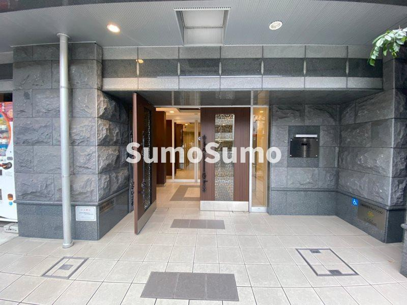 レオンコンフォート難波ノワールのエントランス|ゆとりのあるエントランスです