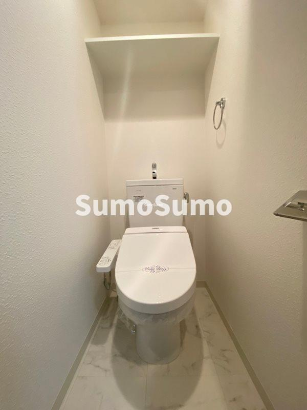 レオンコンフォート難波ノワールのトイレ|清潔感のあるトイレです