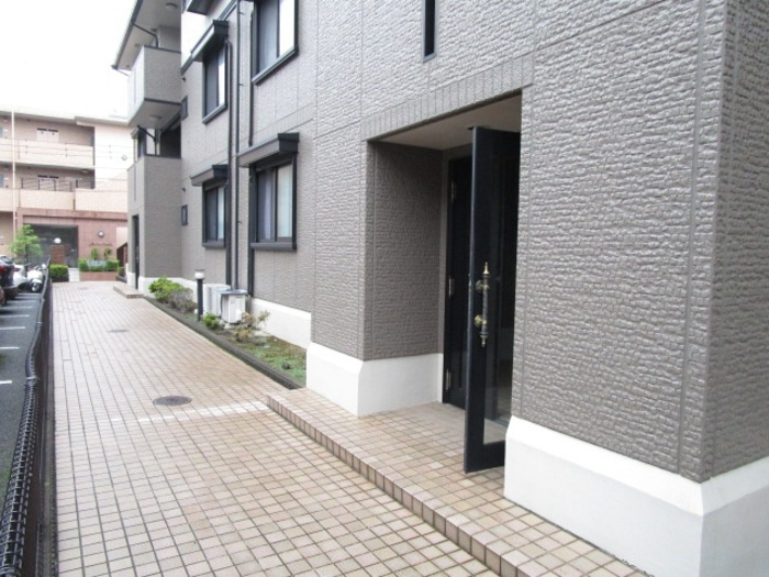 ミルフィーユ壱番館のエントランス