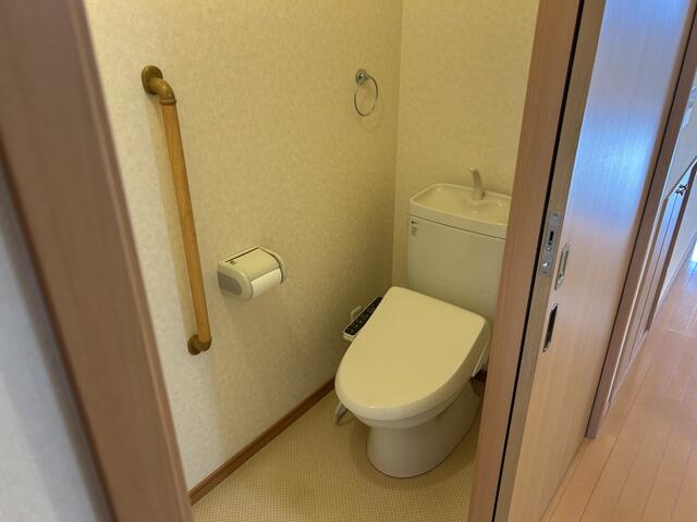 タウンハウス平松本町のトイレ|１Ｆシャワートイレ