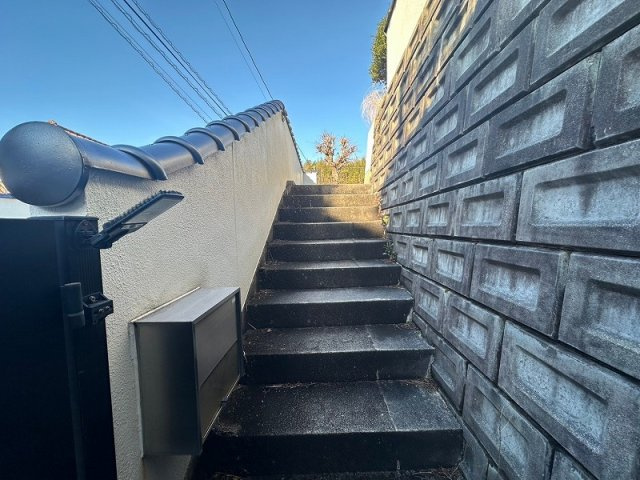 【その他】 | 国屋町売土地(上物付き) | 門扉から入ってすぐです