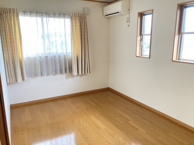 前橋市川原町　中古住宅の洋室