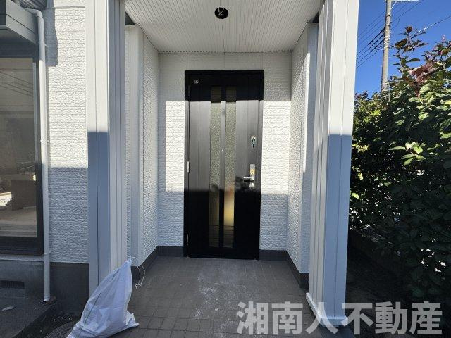 鎌倉市西鎌倉３丁目戸建ての玄関|毎日通る玄関はこちらです