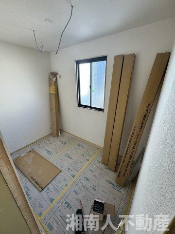 鎌倉市西鎌倉３丁目戸建ての洋室|広々とした洋室です