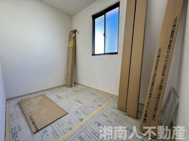 鎌倉市西鎌倉３丁目戸建ての洋室|明るい洋室です