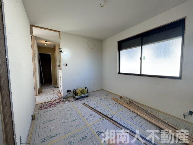 鎌倉市西鎌倉３丁目戸建ての洋室|広々とした洋室です