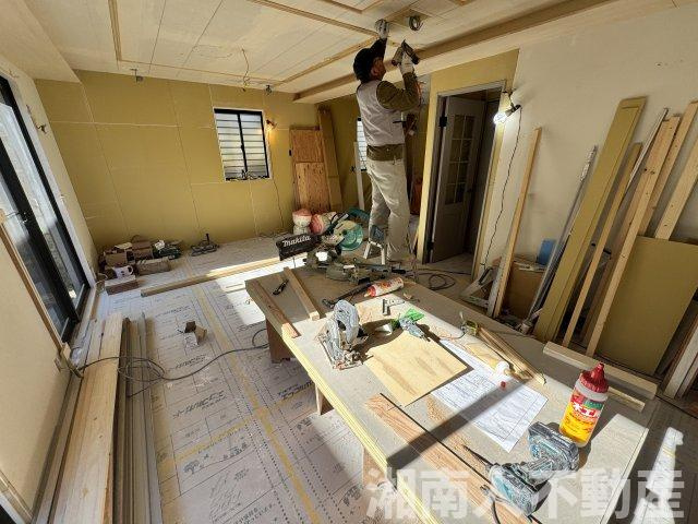 鎌倉市西鎌倉３丁目戸建ての居間・リビング|おしゃれなリビングです