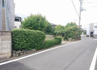 【前面道路含む現地写真】