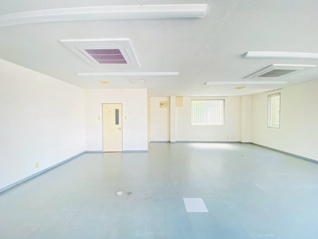 今川町事務所の内装