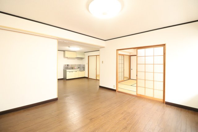 【居間・リビング】 | ホワイトキャッスル豊田Ⅰ