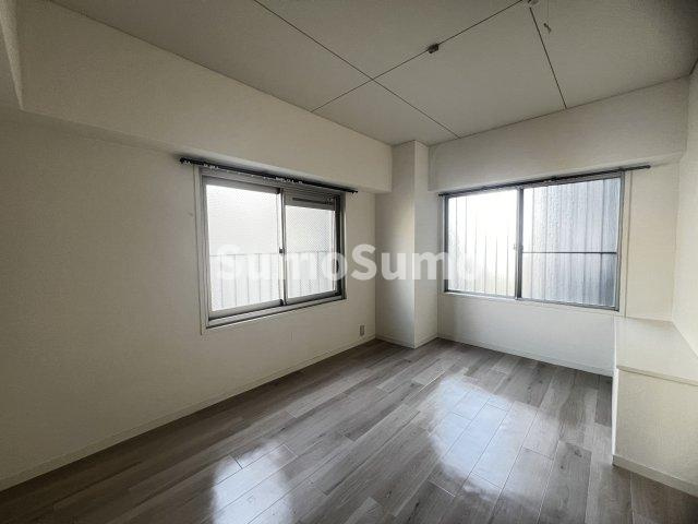 御影ハイツの洋室