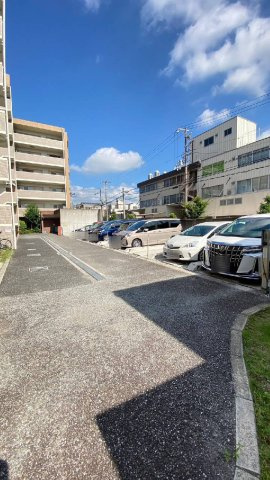 ネバーランド上甲子園の駐車場