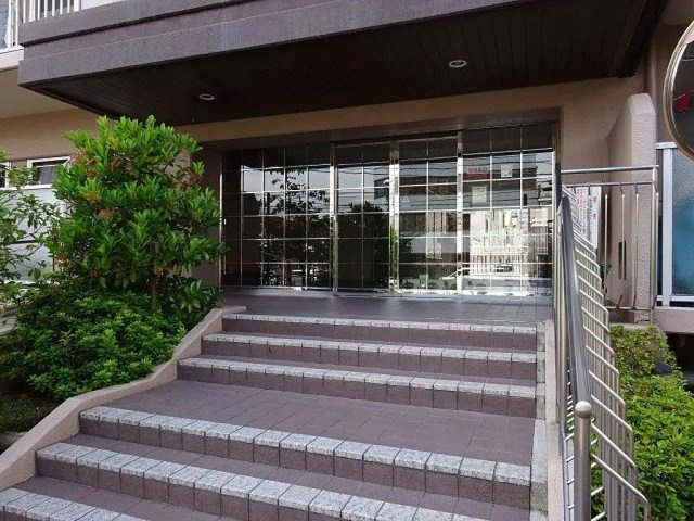 住道グランドコーポのエントランス|エントランス
■物件内覧・資金計画相談・住宅ローン相談、リフォーム相談、お問合せ受付中■
※当日・翌日のご内覧、ご相談はお電話でのお問合せがスムーズです！