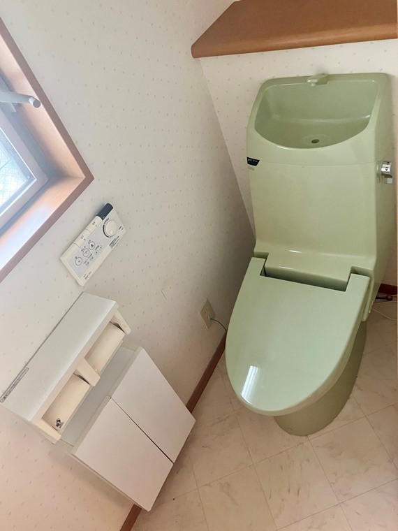 戸室戸建のトイレ