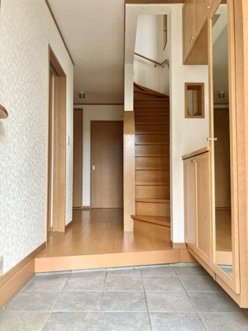 戸室戸建のロビー