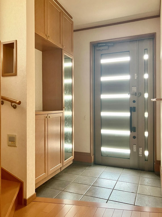 戸室戸建の玄関