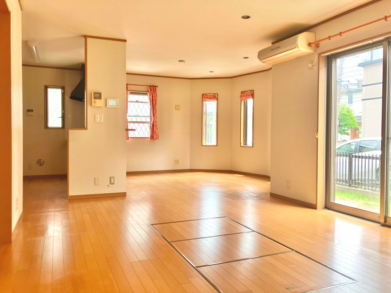 戸室戸建の居間・リビング