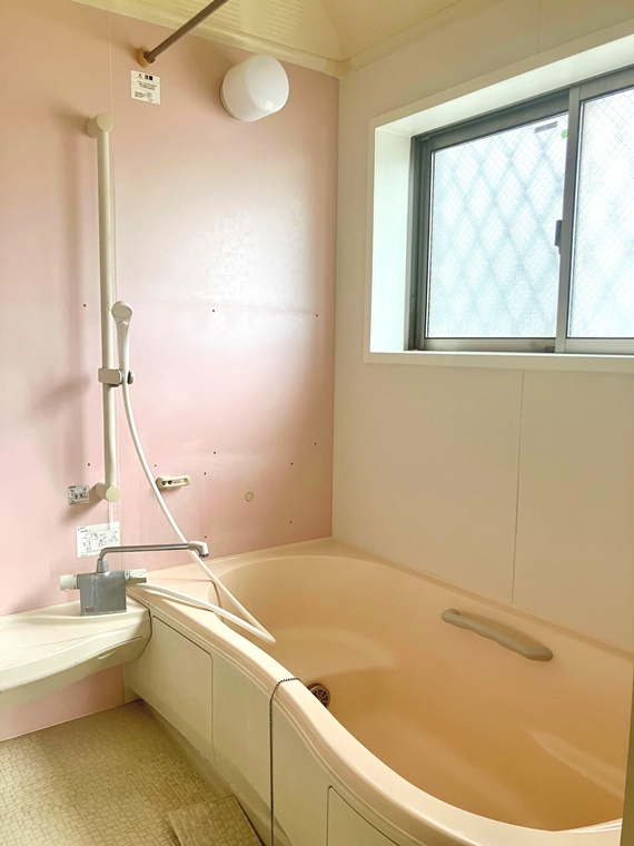 戸室戸建の浴室