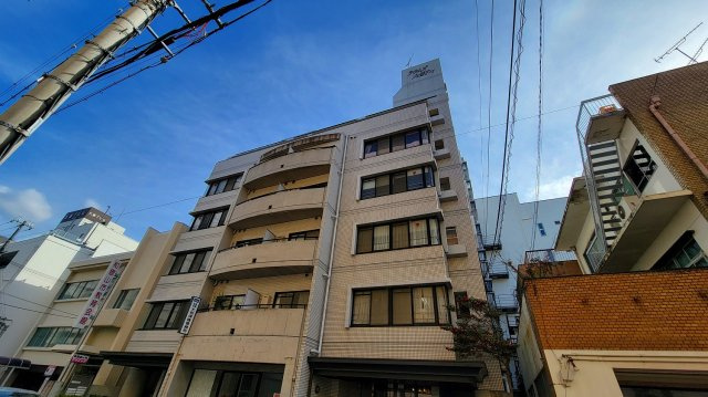 ラウムズ和歌山九番丁の外観