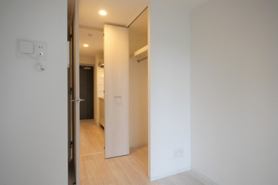 【収納】 | エスリード弁天町桜通レジデンス | ちょっとした収納スペースも充実しています