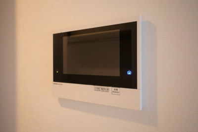 【セキュリティ】 | エスリード弁天町桜通レジデンス | モニター付きインターホンです