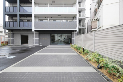 【エントランス】 | エスリード弁天町桜通レジデンス | ゆとりのあるエントランスです