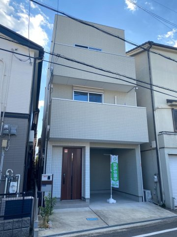 緑が丘２丁目　中古一戸建ての外観|新しい生活にいかがでしょうか？外観はお住まいの顔になります。こだわりたいポイントですね。外壁塗装や屋根塗装のご相談も承っております。
■現地内覧・資金計画相談・住宅ローン相談もお問合せ受付中■