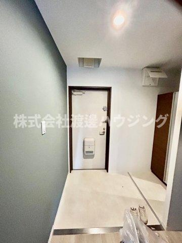 アドバンス江坂の玄関