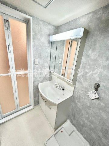 アドバンス江坂の洗面所