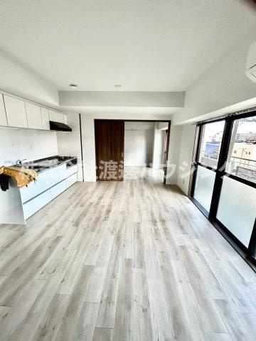 アドバンス江坂の居間・リビング