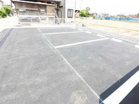 プレミアの駐車場