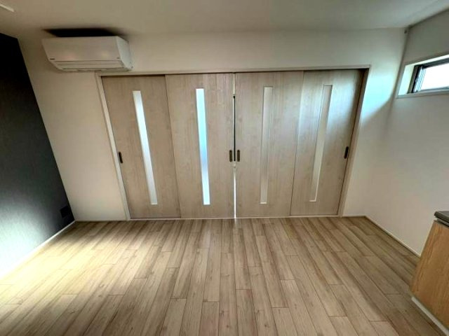 【洋室】 | アンシャンテ S 北野⽥  | リビングと洋室の間仕切りを閉めたとき