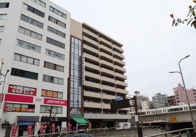 新大阪パークハイツの外観