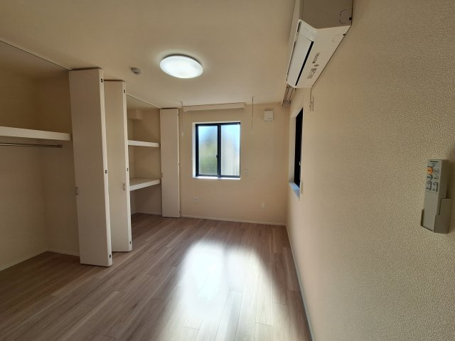 （シニア限定）フォンターナ大宮の居間・リビング|6帖の洋室