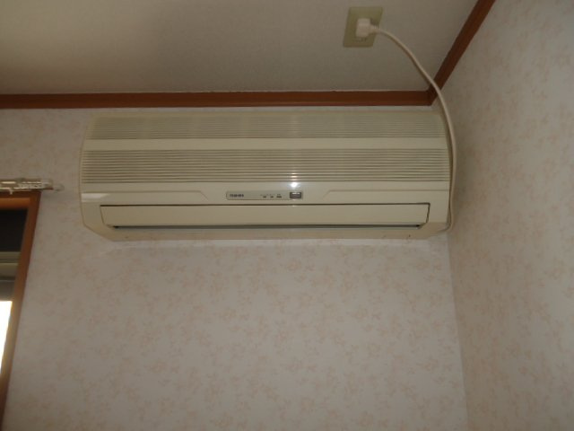 アベニール中島の設備|リビングにはエアコン１台付き