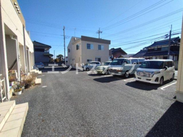 ヴィラアネックスの駐車場|高崎、前橋エリアのお部屋探しはエンドスケープまで！お客様の理想お聞かせ下さい♪