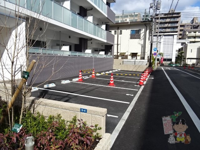 アルティザ東島田の駐車場