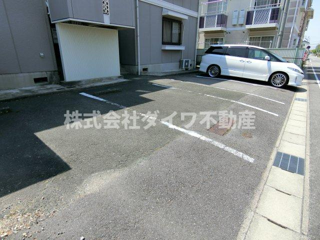 セジュール羽根北の駐車場