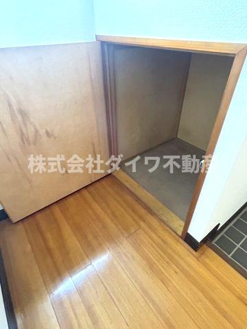 ヴィラ８８の収納|玄関収納2