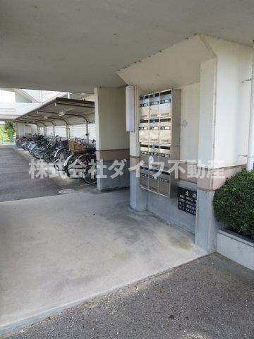 ツトムマンションの駐車場