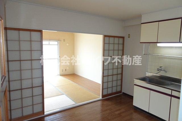 ツトムマンションの居間・リビング