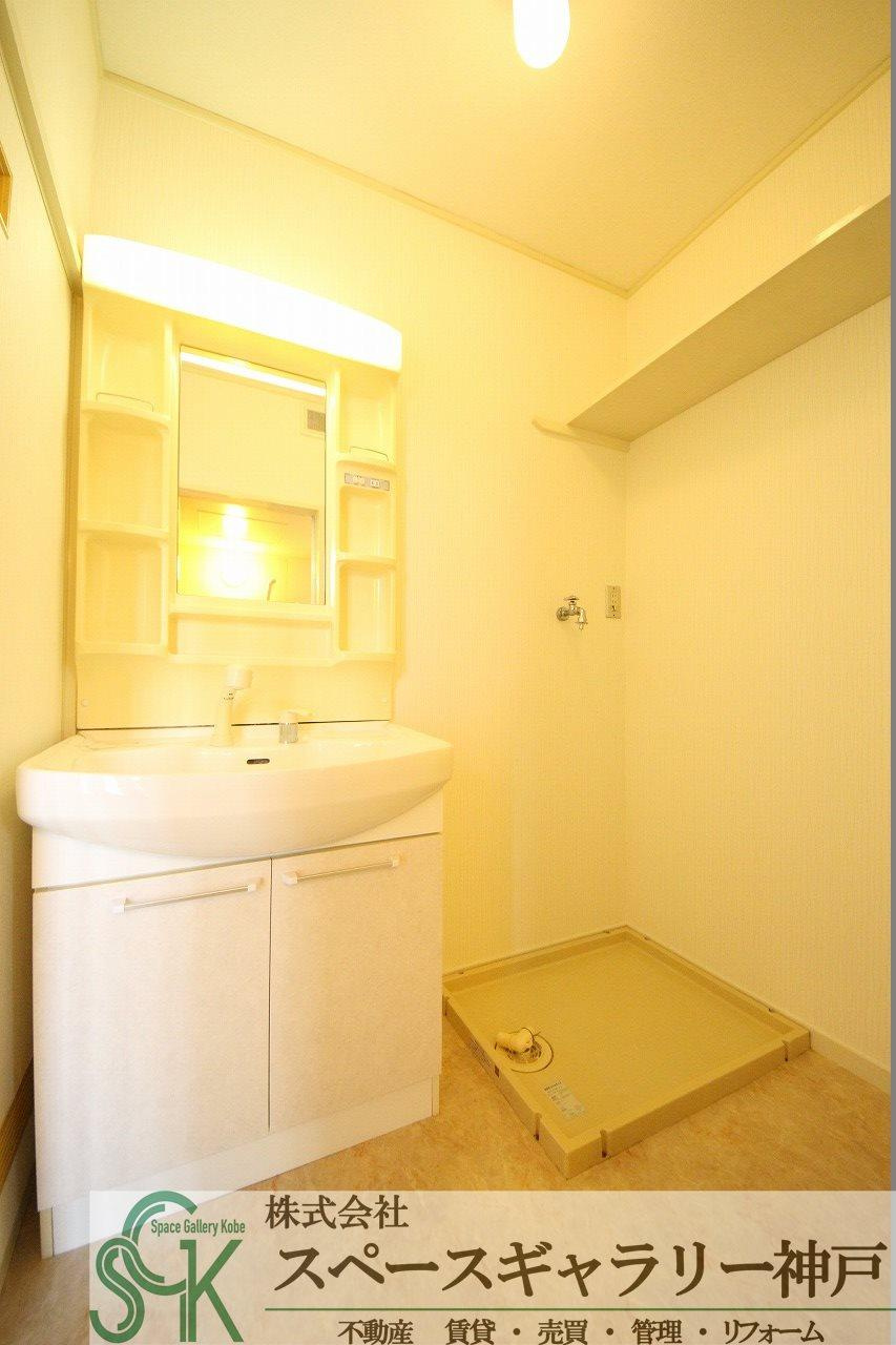 タウンハウス粟津の洗面所|※お部屋により仕様が異なる場合があります※