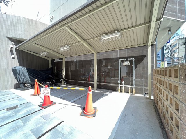 SERENITE堺筋本町SUDのエントランス