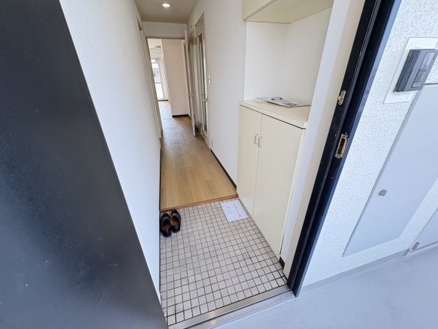 TSハイム市川の玄関