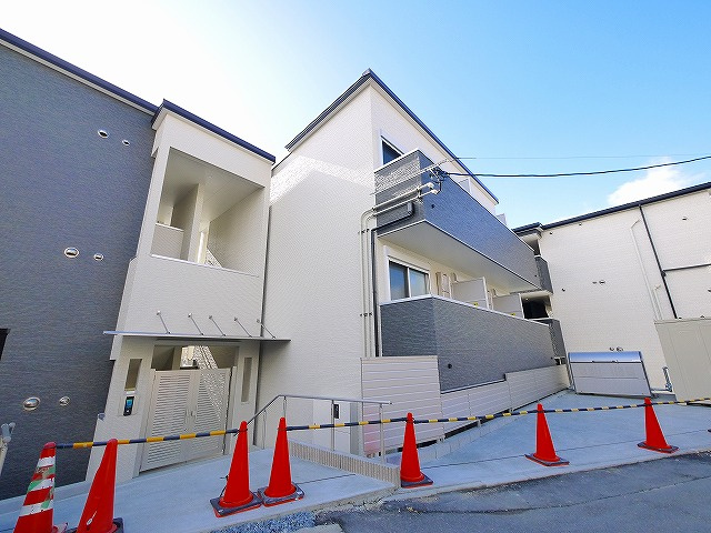 Gradito 富雄駅前　２番館の外観