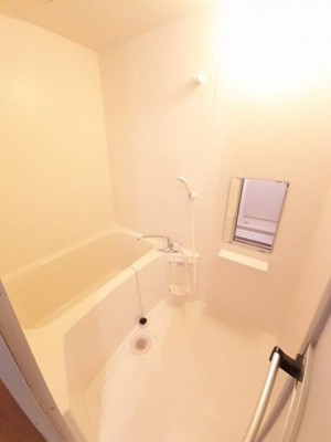 【浴室】 | エクセルシャトーＢ | 日々の暮らしに欠かせないお風呂です