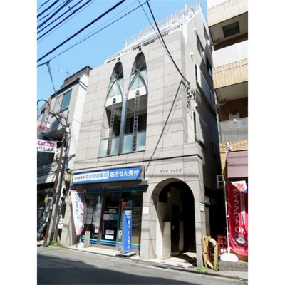 【外観】 | アルテシュタット | 鉄筋コンクリート造のがっちりとした建物。