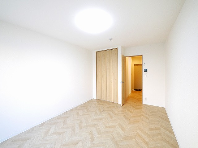 Gradito 富雄駅前　２番館の居間・リビング