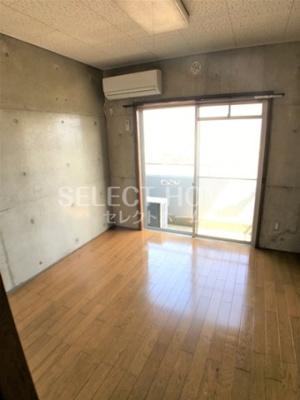 【居間・リビング】 | コンフォールまきの | 同型タイプこちらのリビングで趣味の時間をお楽しみください